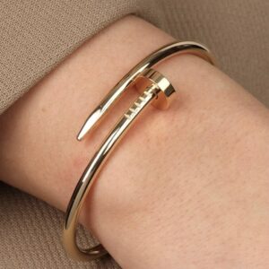 Home nail bracelet